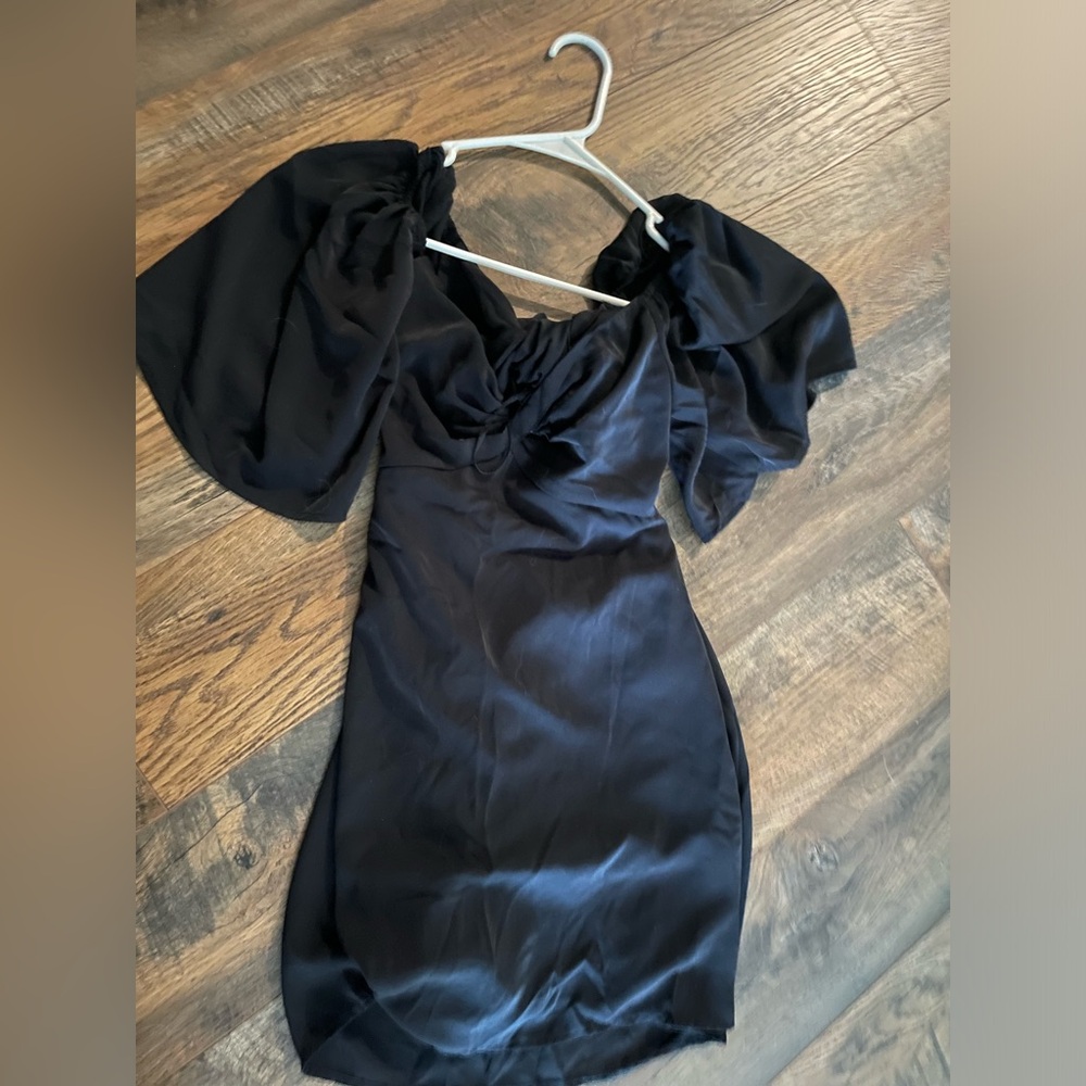 Abercrombie Romper With Flutter Sleeves And Tie B… - image 2